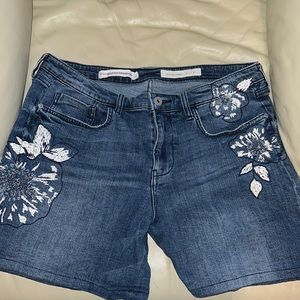 Pilcro Embroidered Floral Denim Shorts Slim Boyfriend Size 30